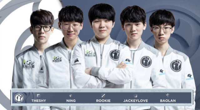 国米前锋萨 国米前锋萨